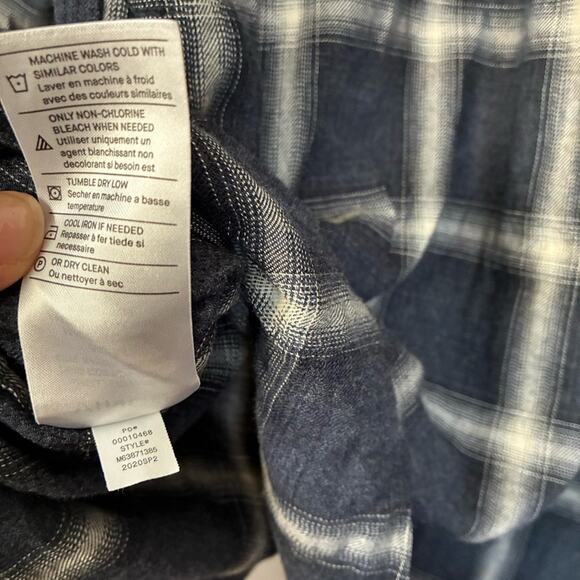 VINCE Navy Plaid Classic Fit Button Down Long Sleeve preppy cotton rayon Size M - Picture 9 of 12